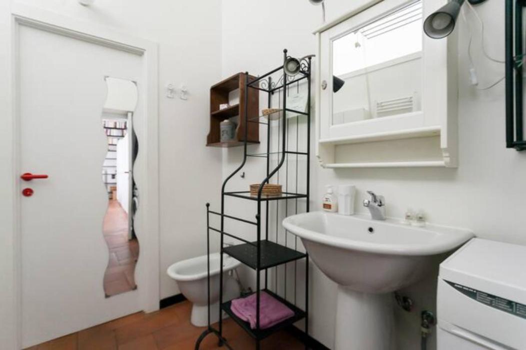 Porta Ticinese Cozy Apartment Con Balcone Milan Luaran gambar